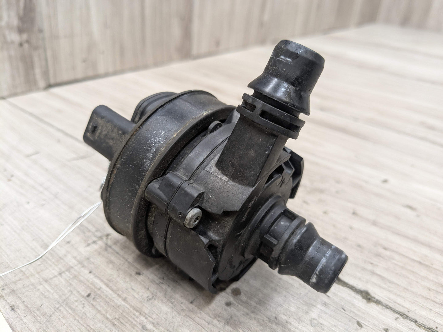OEM BMW F23 F30 F32 F36 F80 F82 G01* Engine B46 S55 Auxiliary Coolant Water Pump