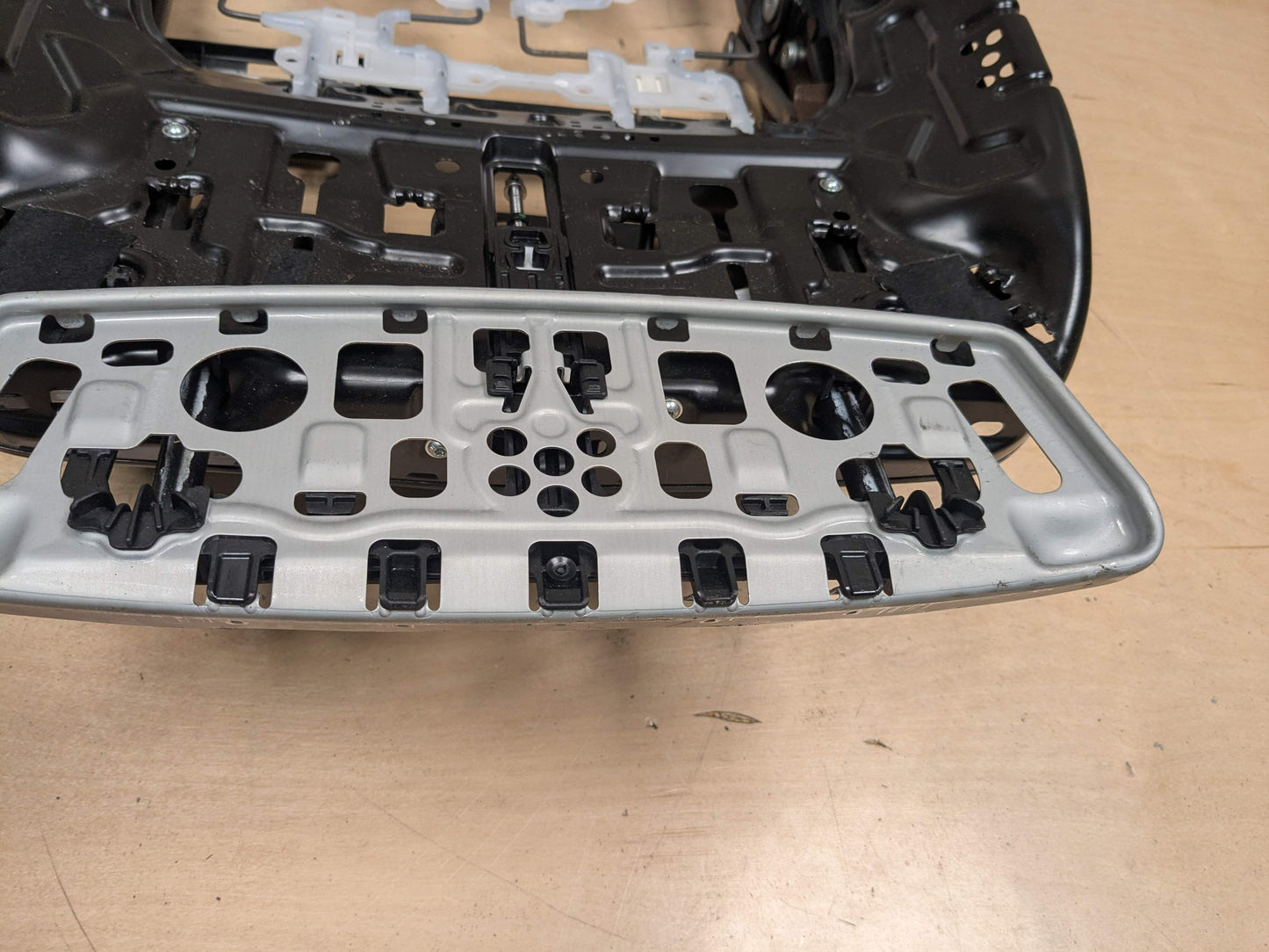 16-22 OEM BMW G12 740 750 Front Right Passenger Seat Rail Track Frame w/Motors