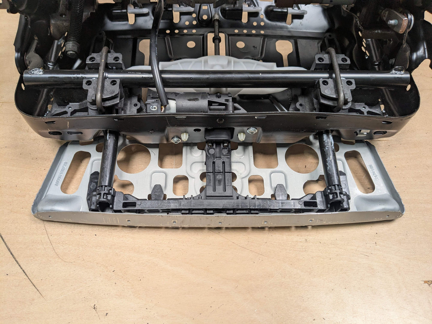 16-22 OEM BMW G12 740 750 Front Right Passenger Seat Rail Track Frame w/Motors