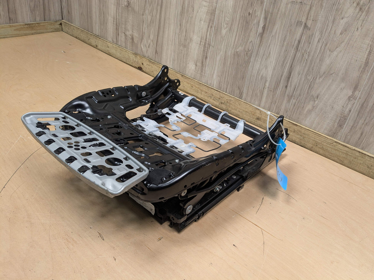 16-22 OEM BMW G12 740 750 Front Right Passenger Seat Rail Track Frame w/Motors