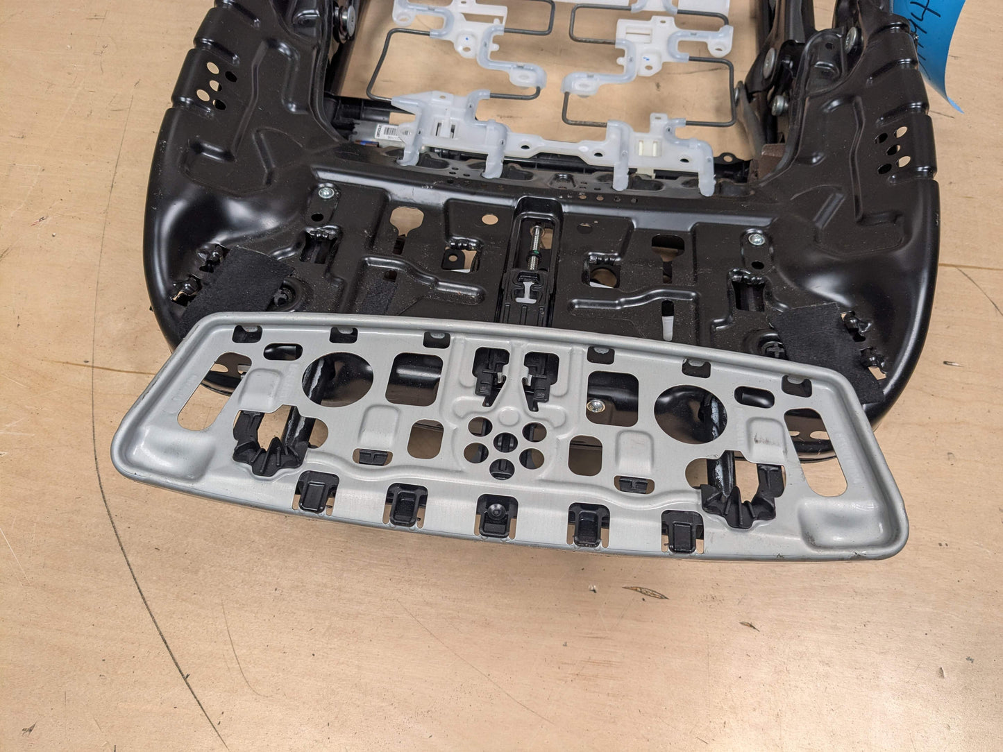 16-22 OEM BMW G12 740 750 Front Right Passenger Seat Rail Track Frame w/Motors