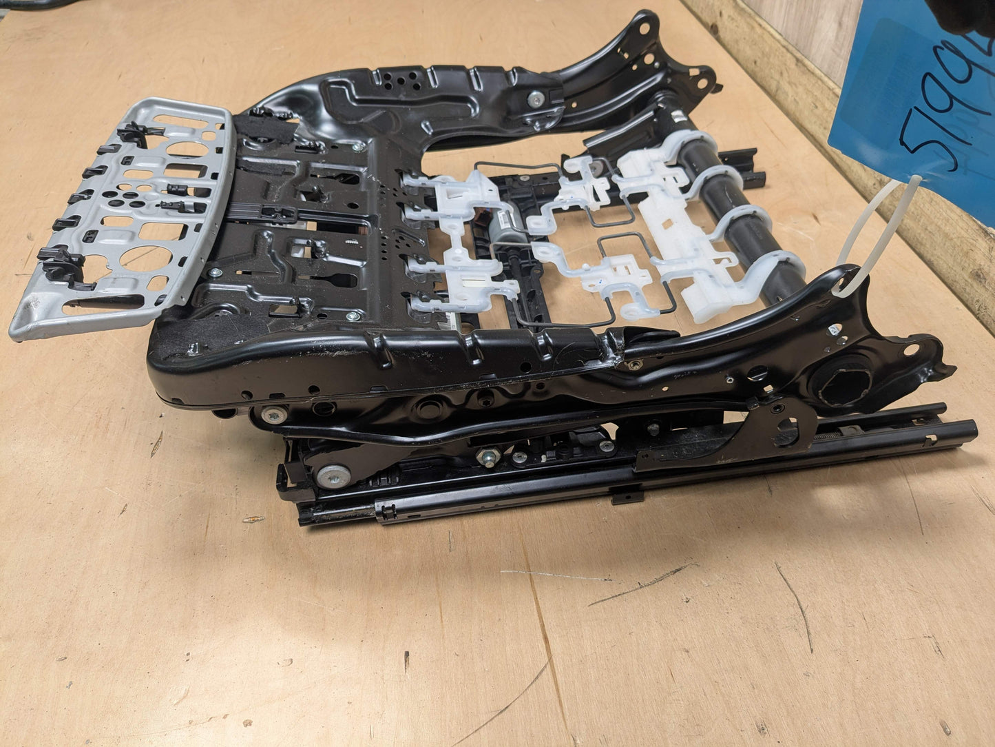 16-22 OEM BMW G12 740 750 Front Right Passenger Seat Rail Track Frame w/Motors