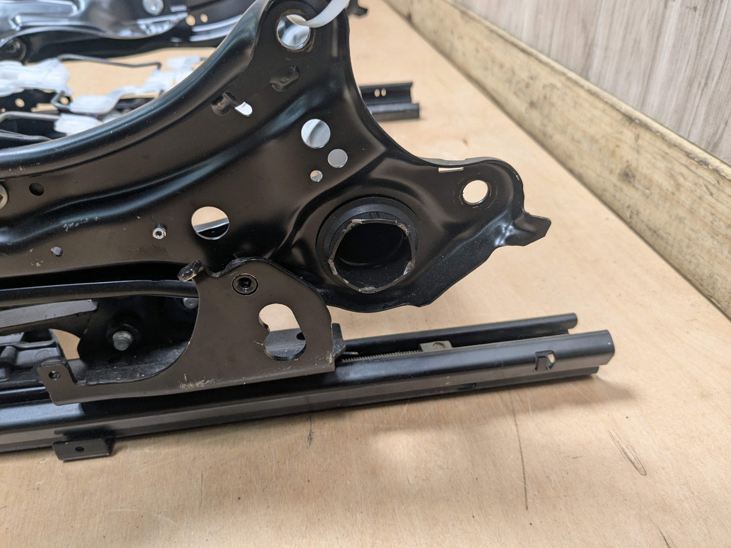 16-22 OEM BMW G12 740 750 Front Right Passenger Seat Rail Track Frame w/Motors