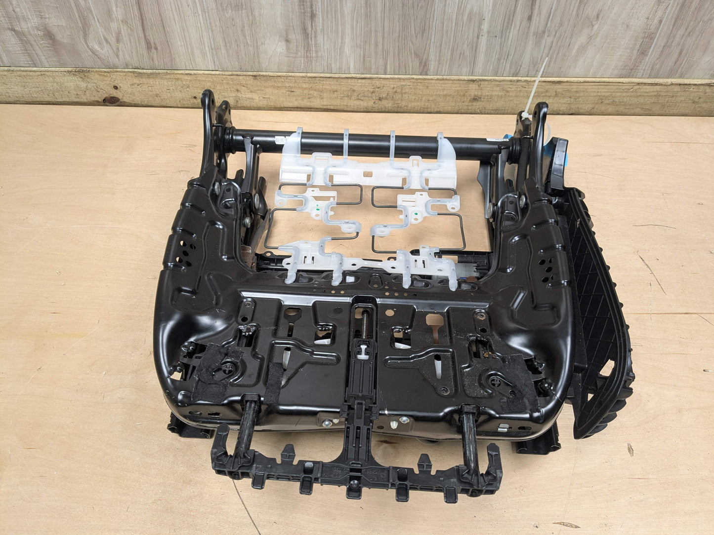 16-22 OEM BMW G12 740 750 Front Left Driver Seat Rail Track Frame w/Motors