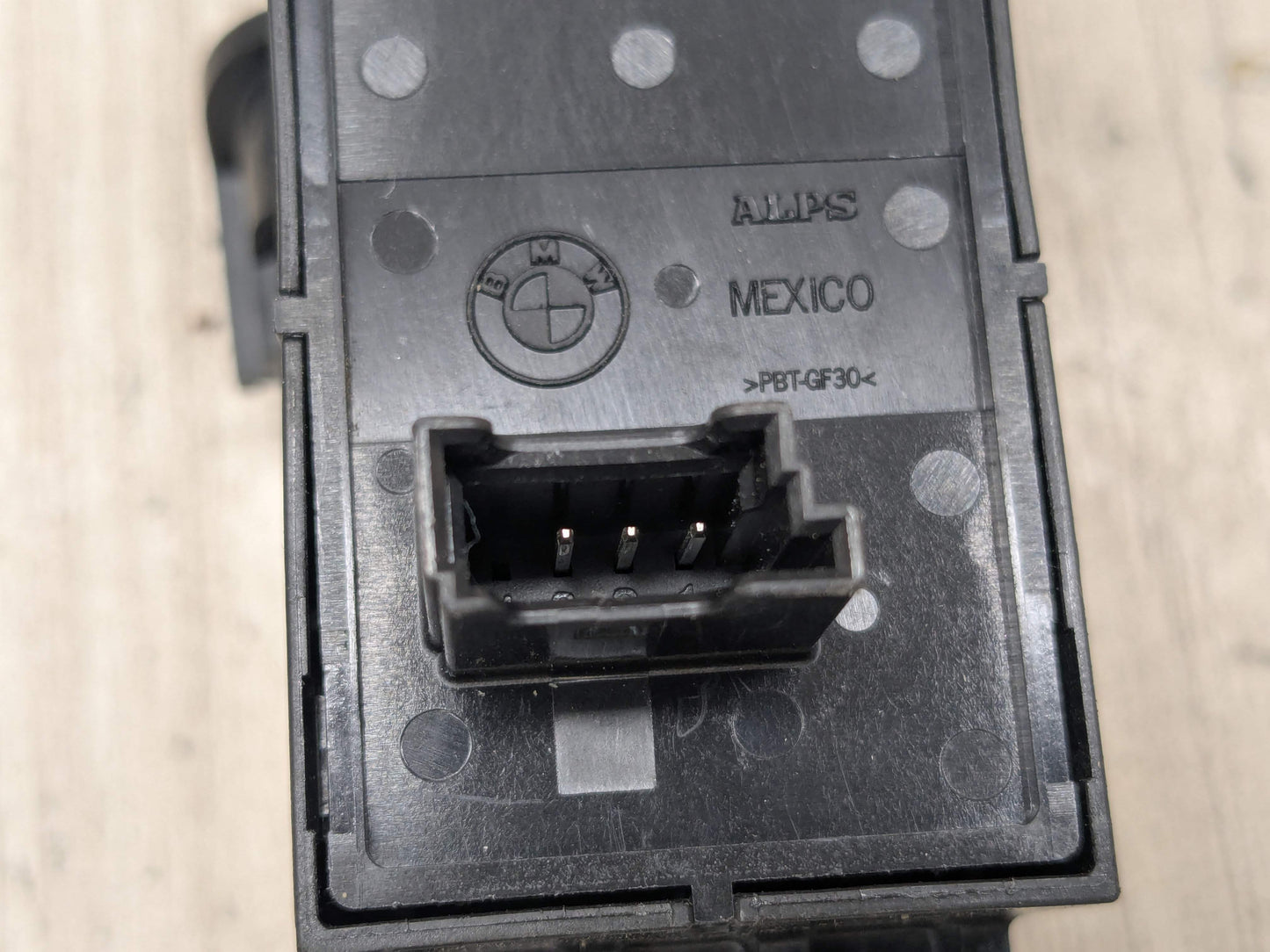 16-2 OEM BMW G11 G12 740 750 M760 Parking Brake Auto Hold Switch Trim Cover