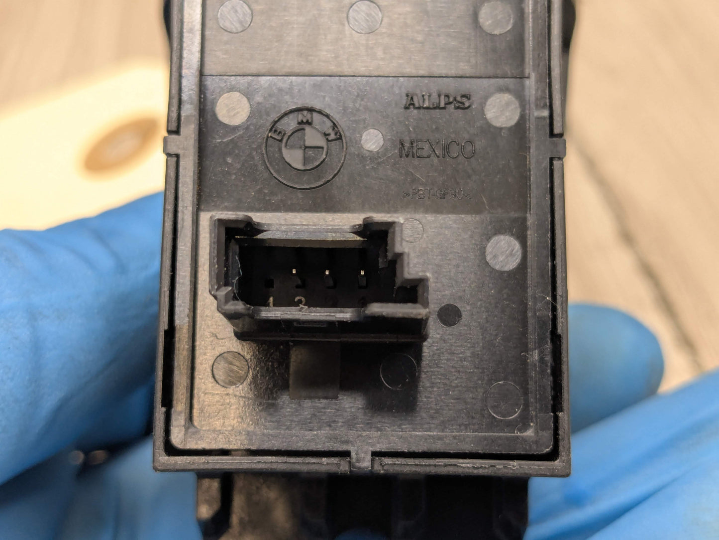 16-2 OEM BMW G11 G12 740 750 M760 Parking Brake Auto Hold Switch Trim Cover