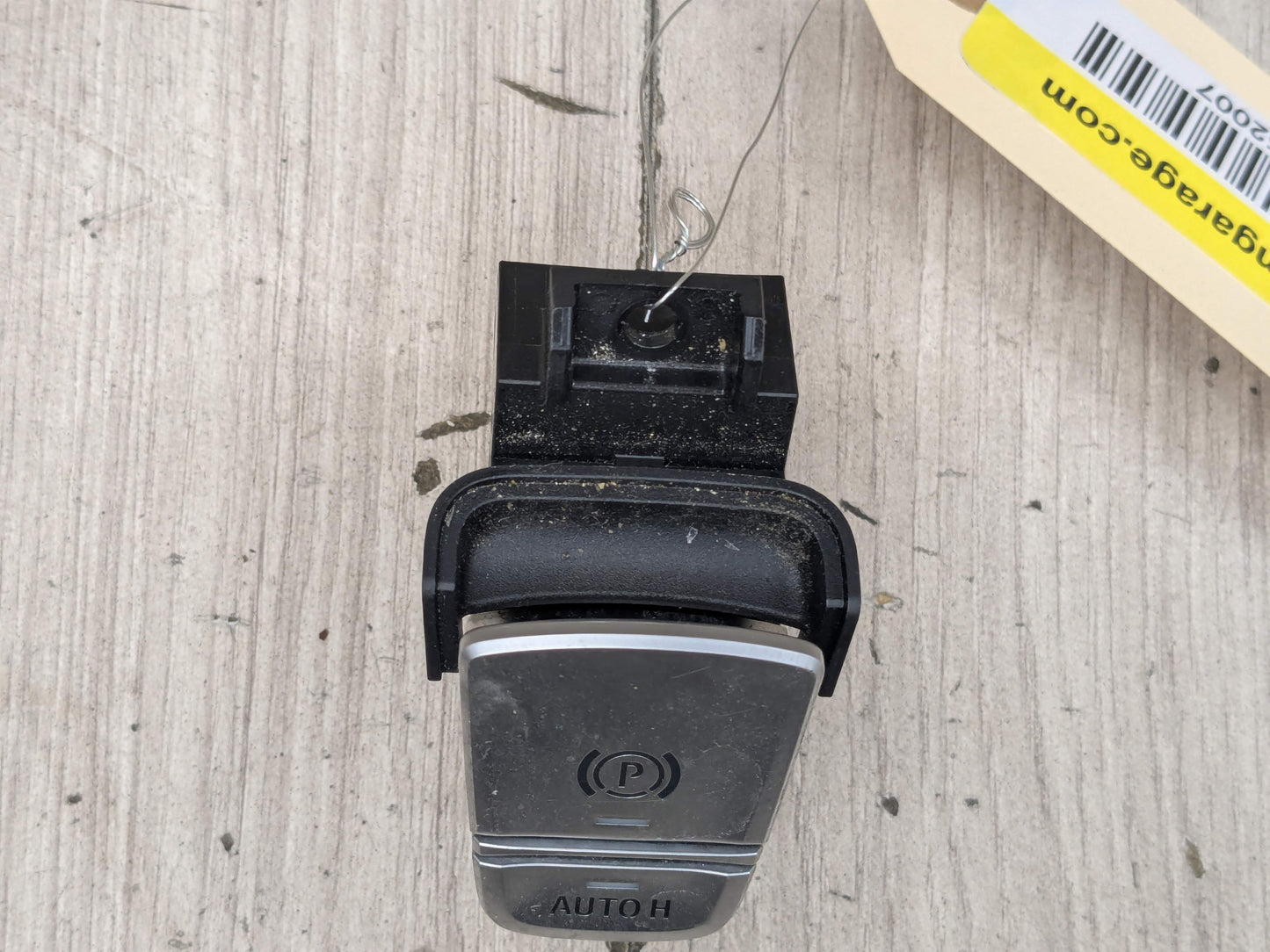 16-2 OEM BMW G11 G12 740 750 M760 Parking Brake Auto Hold Switch Trim Cover