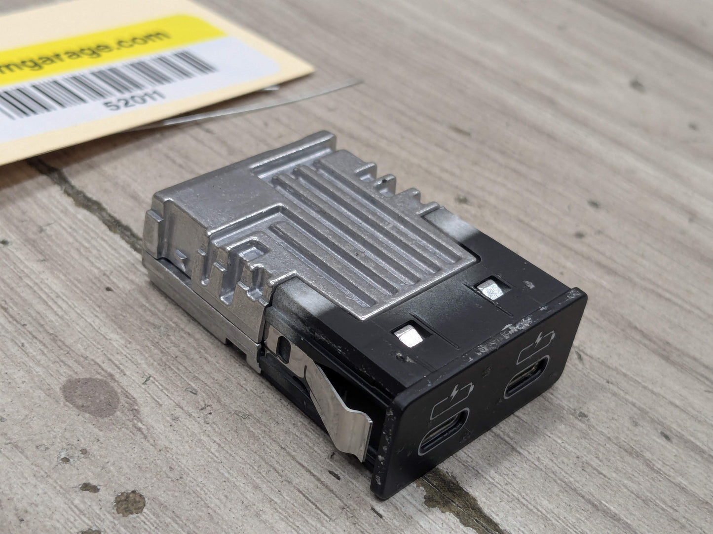 OEM BMW F48 F97 G01 G12 G20 G26 G30 USB Type C Socket Charger Port Connector