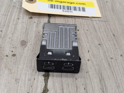 OEM BMW F48 F97 G01 G12 G20 G26 G30 USB Type C Socket Charger Port Connector