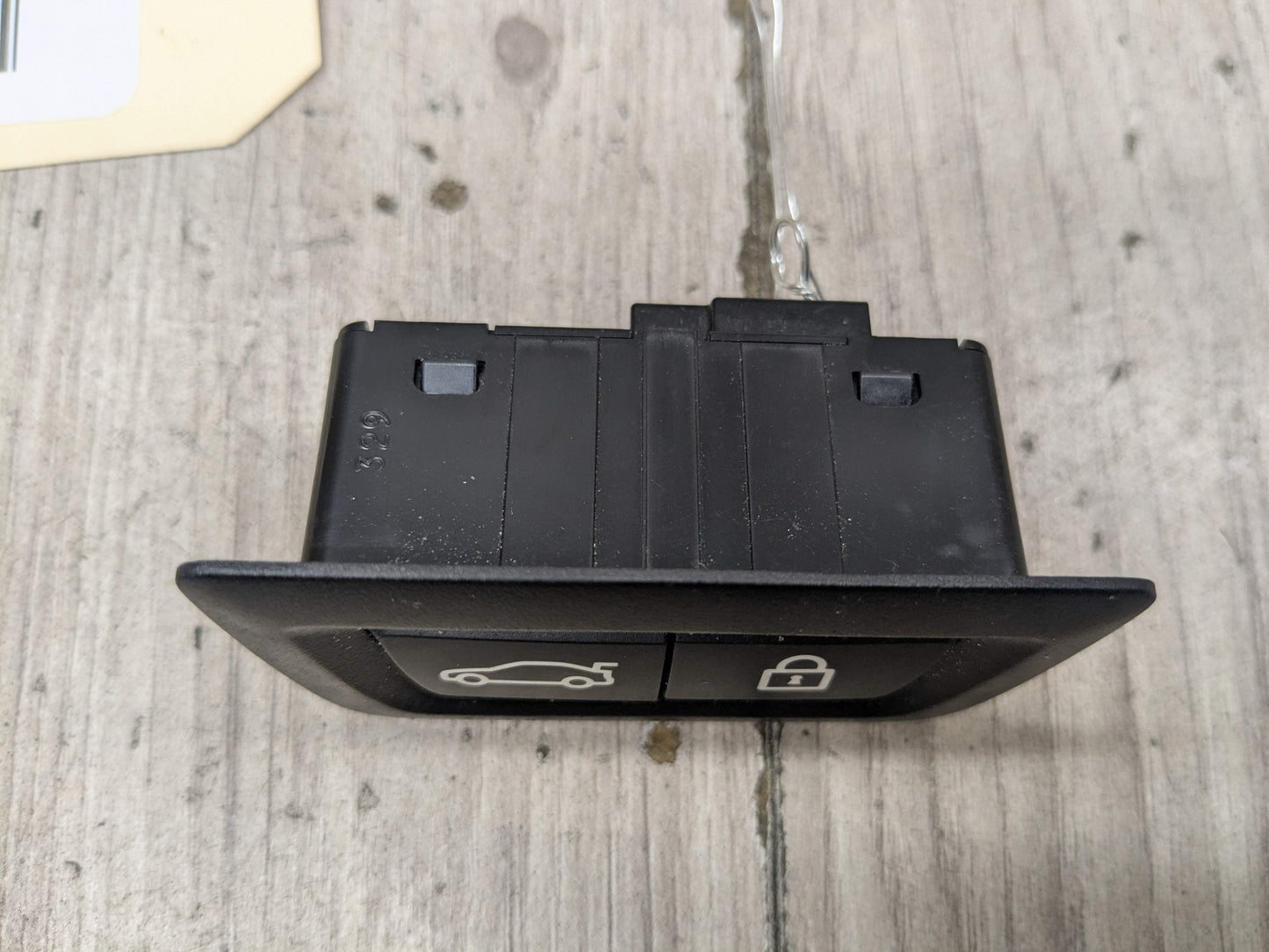 OEM BMW F02 F10 F15 F48 F90 G01 G20 G30 G80 X3 Rear Trunk Lid Center Lock Switch