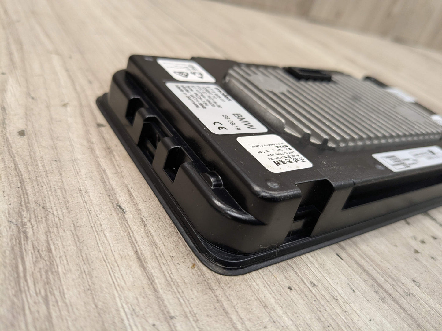 *OEM BMW F97 F98 G11 G12 Front Center Console Wireless Charger Charging Station