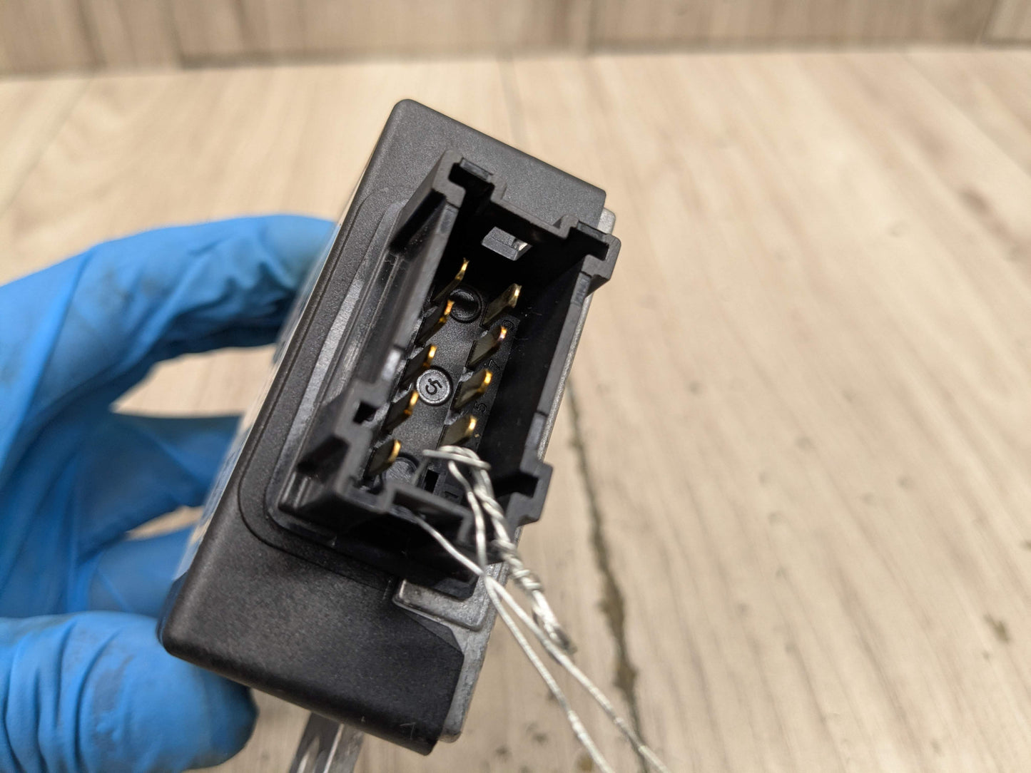 17-24 OEM BMW G01 G05 G12 G20 G22 G42 G30 G80 G82 Fuel Pump Control Module Unit