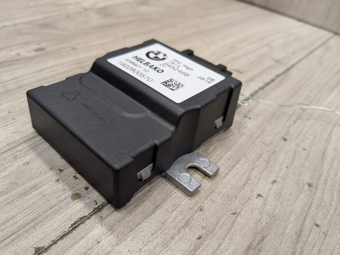 17-24 OEM BMW G01 G05 G12 G20 G22 G42 G30 G80 G82 Fuel Pump Control Module Unit