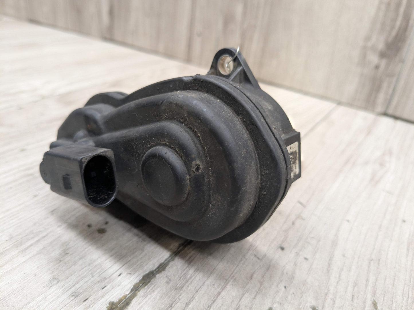 OEM BMW F90 G07 G12 G30 G80 G82 G83 M3 M4 M8 Rear Parking Brake Actuator Motor