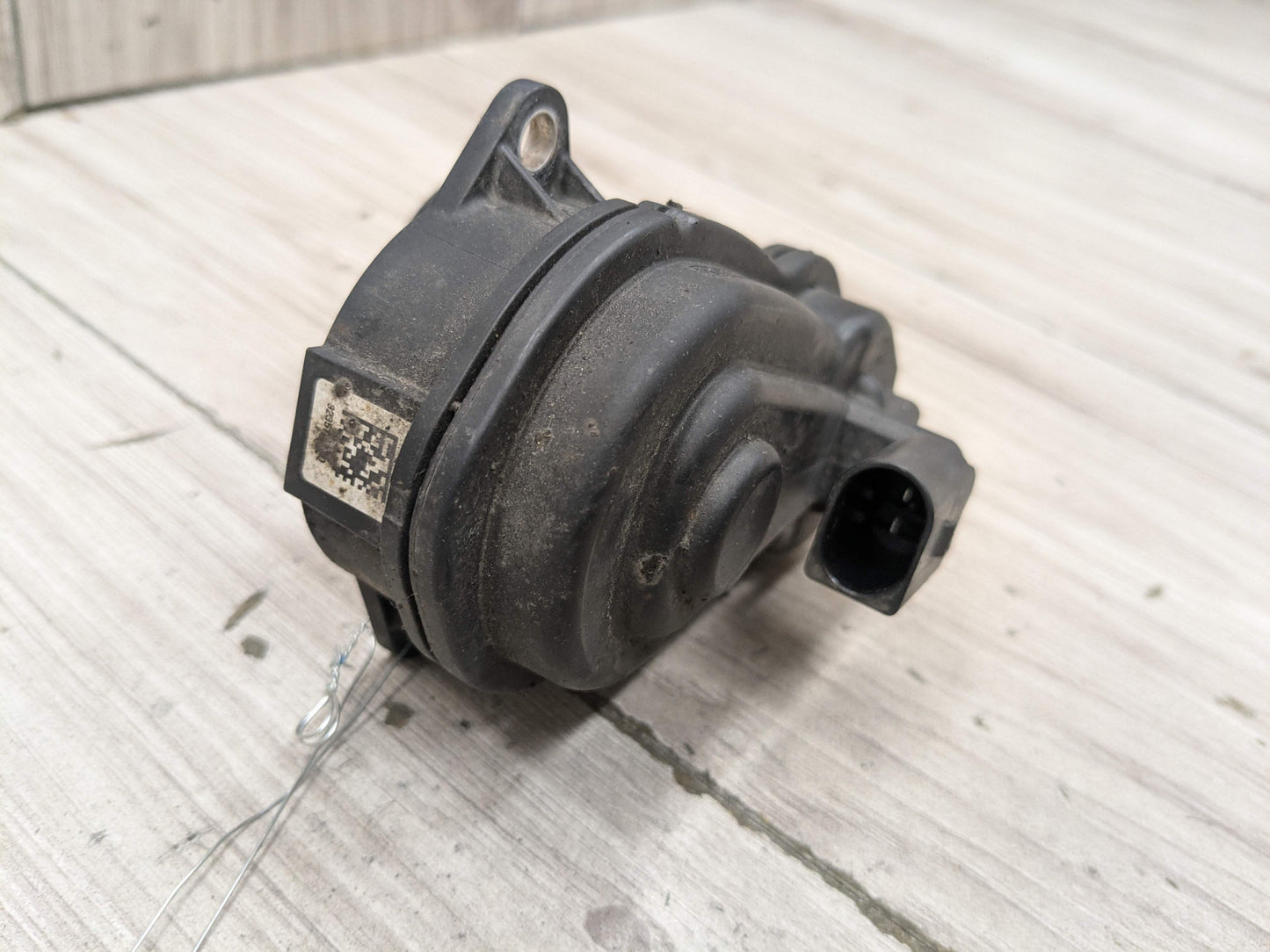 OEM BMW F90 G07 G12 G30 G80 G82 G83 M3 M4 M8 Rear Parking Brake Actuator Motor