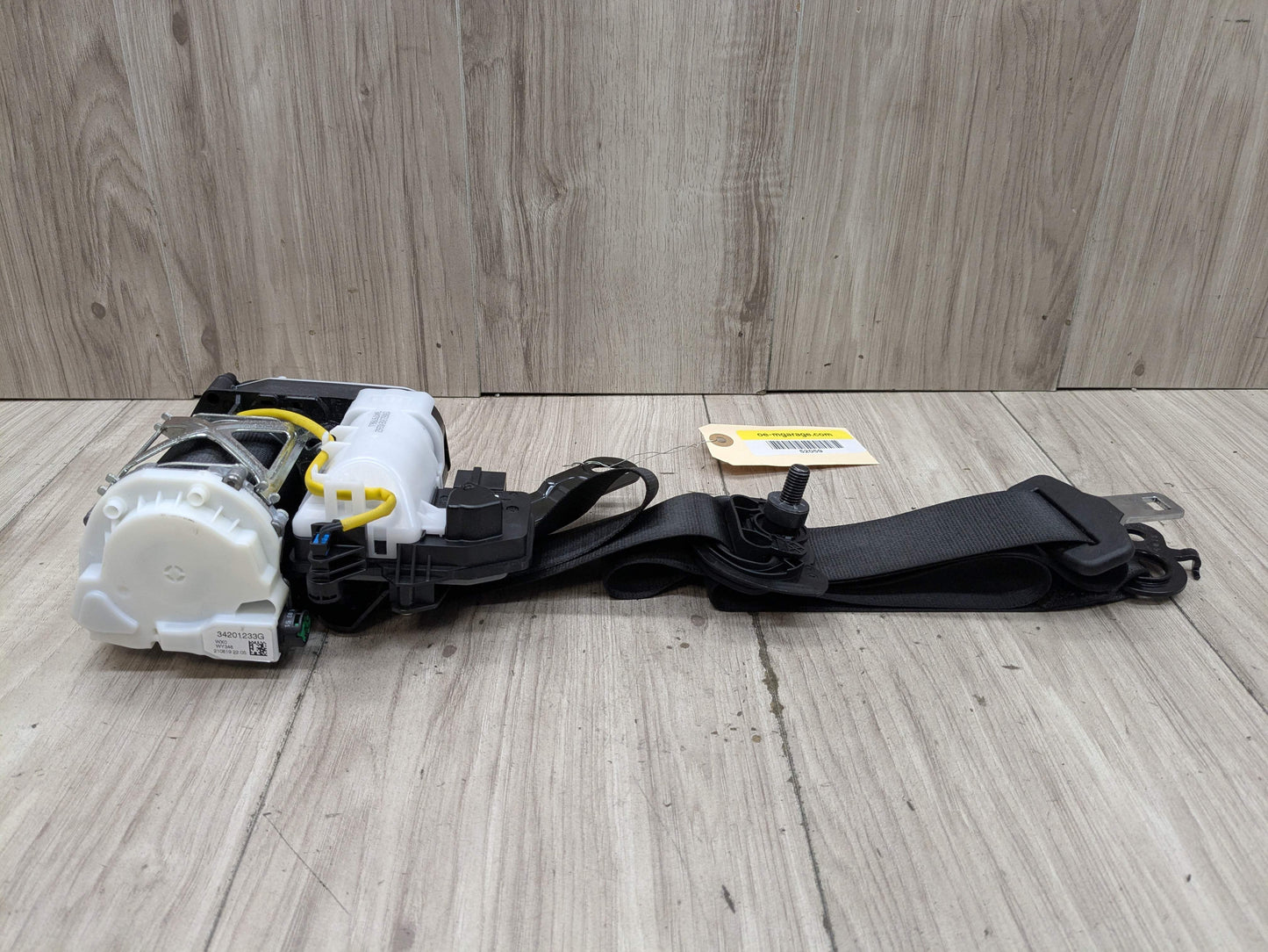 OEM BMW G11 G12 740 750 M760 Front Right Passenger Seat Belt Retractor Black