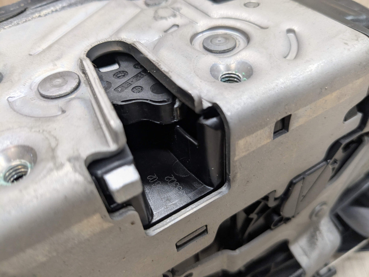 OEM BMW G05 G06 G07 G12 G16 G30 Rear RIGHT Door Soft Lock System Latch Actuator