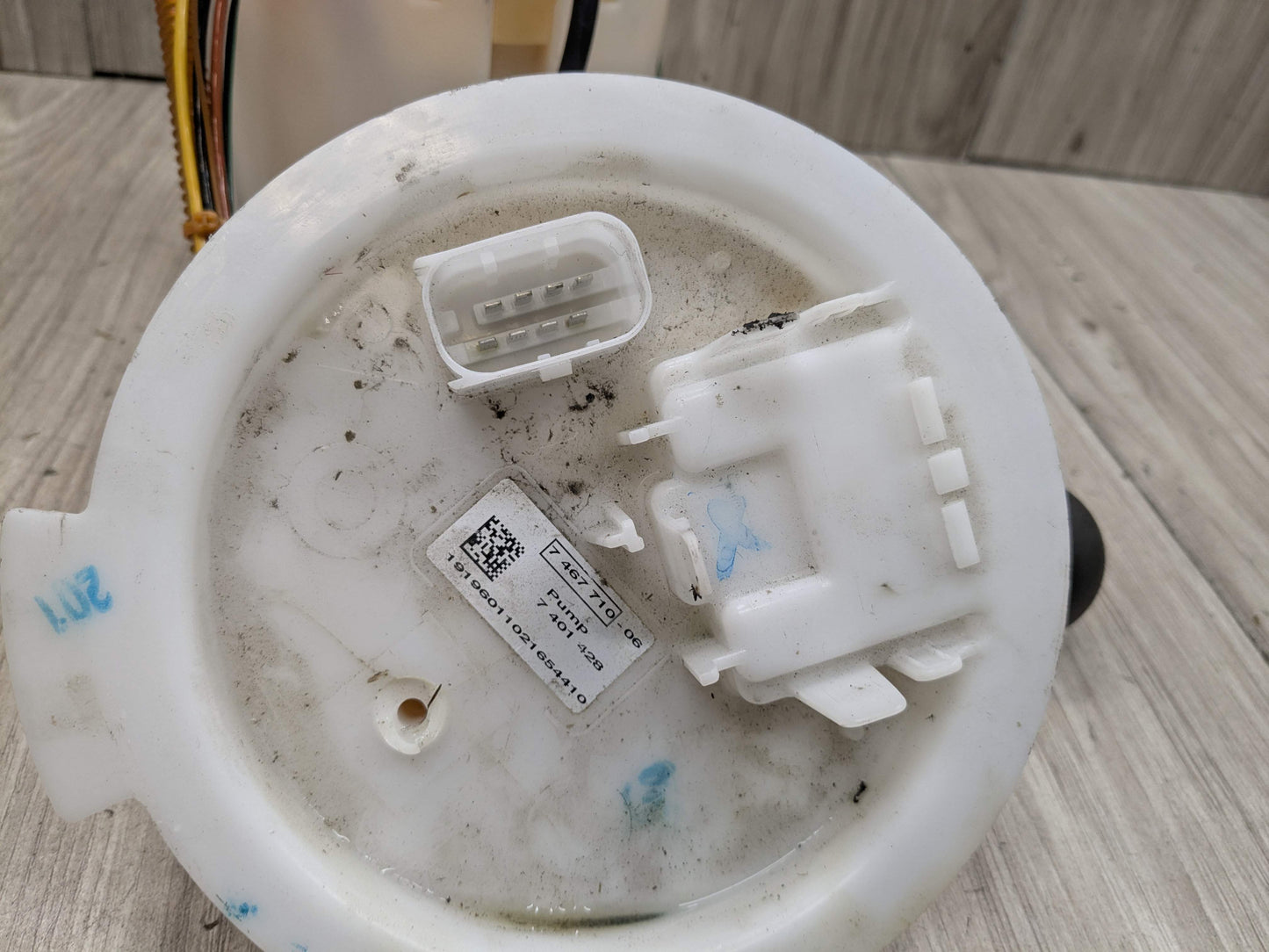 16-22 OEM BMW G11 G12 740 750 Engine B58 Gas Tank Fuel Pump Sending Unit