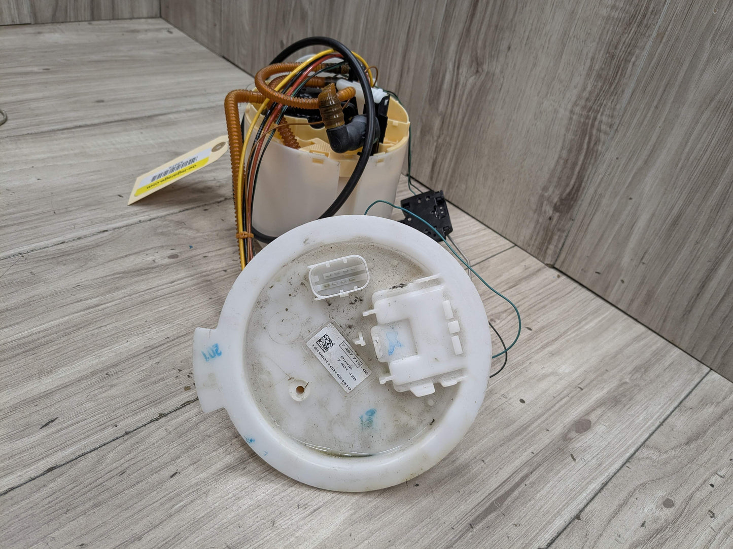 16-22 OEM BMW G11 G12 740 750 Engine B58 Gas Tank Fuel Pump Sending Unit