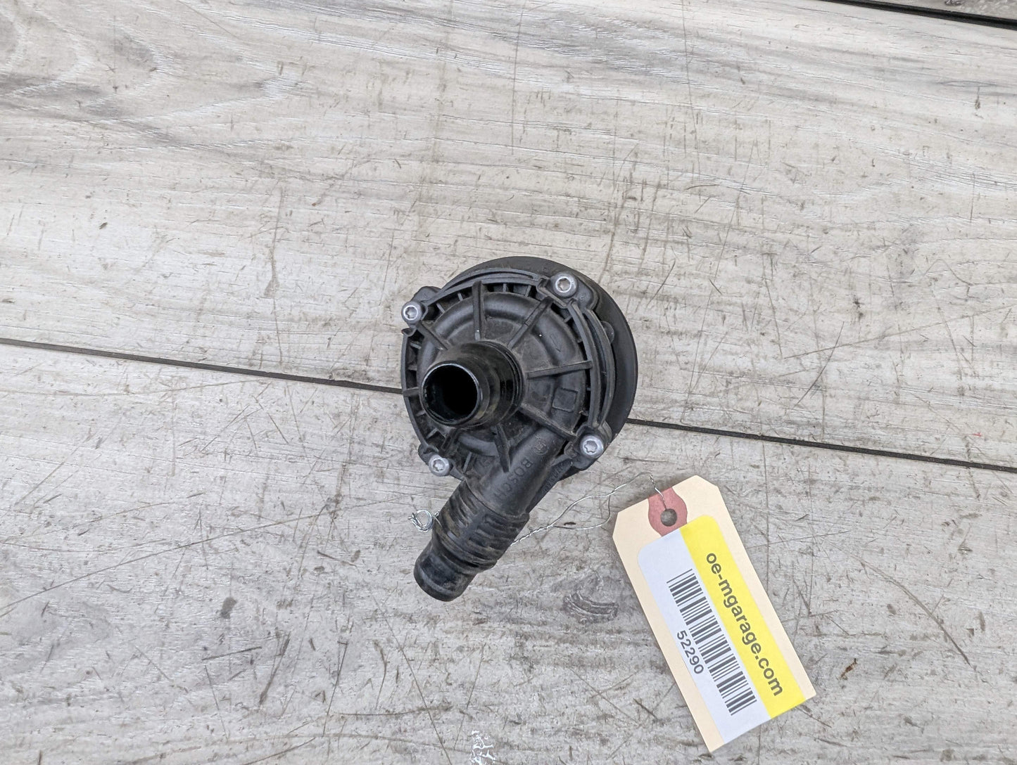 *OEM BMW G01 G05 G20 G22 G30 G42 G80 G82 G83 M3 M4 Engine Auxiliary Water Pump