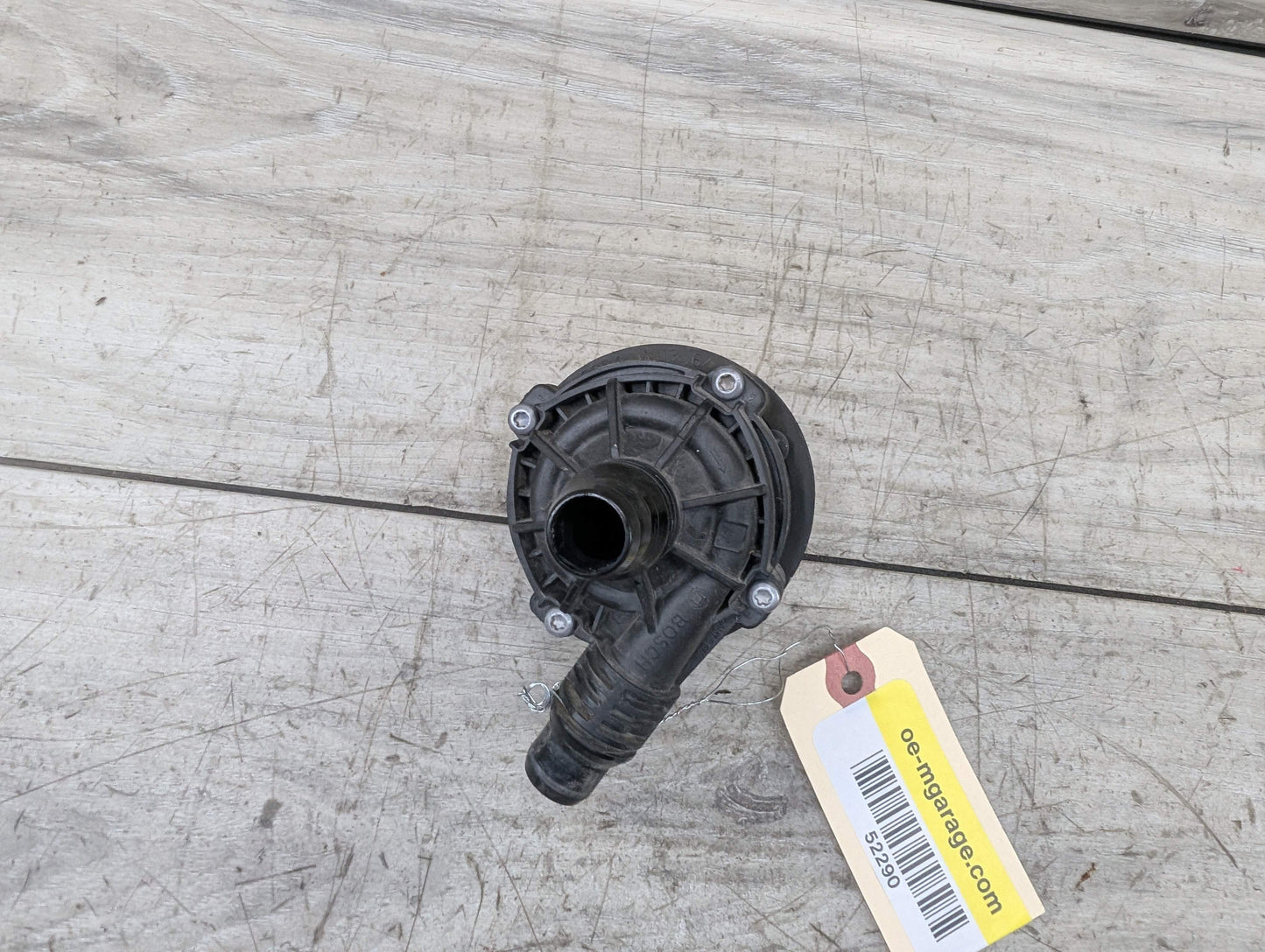 *OEM BMW G01 G05 G20 G22 G30 G42 G80 G82 G83 M3 M4 Engine Auxiliary Water Pump