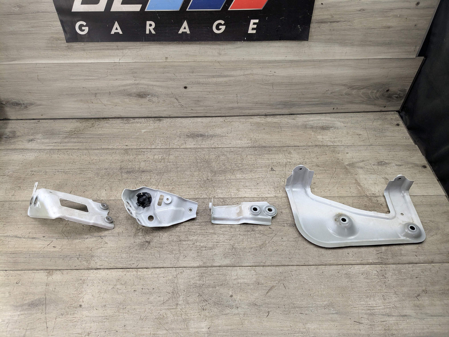 OEM BMW G05 G06 X5 X6 Front Left Driver Side Fender Holder Bracket SET White A96