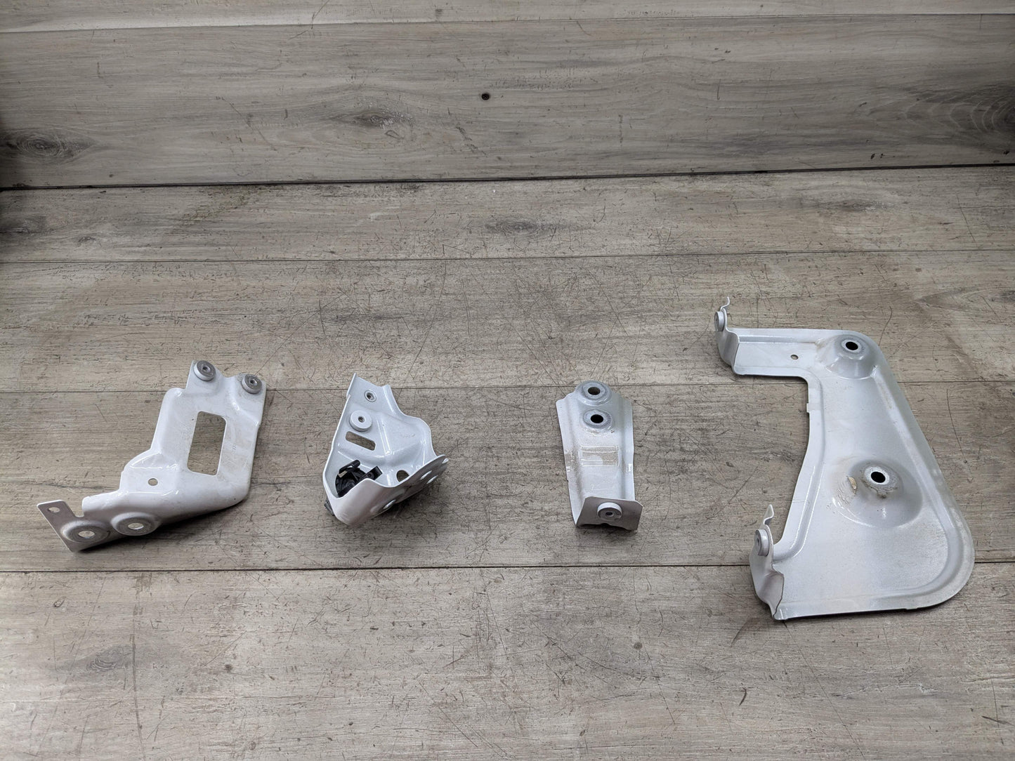 OEM BMW G05 G06 X5 X6 Front Left Driver Side Fender Holder Bracket SET White A96