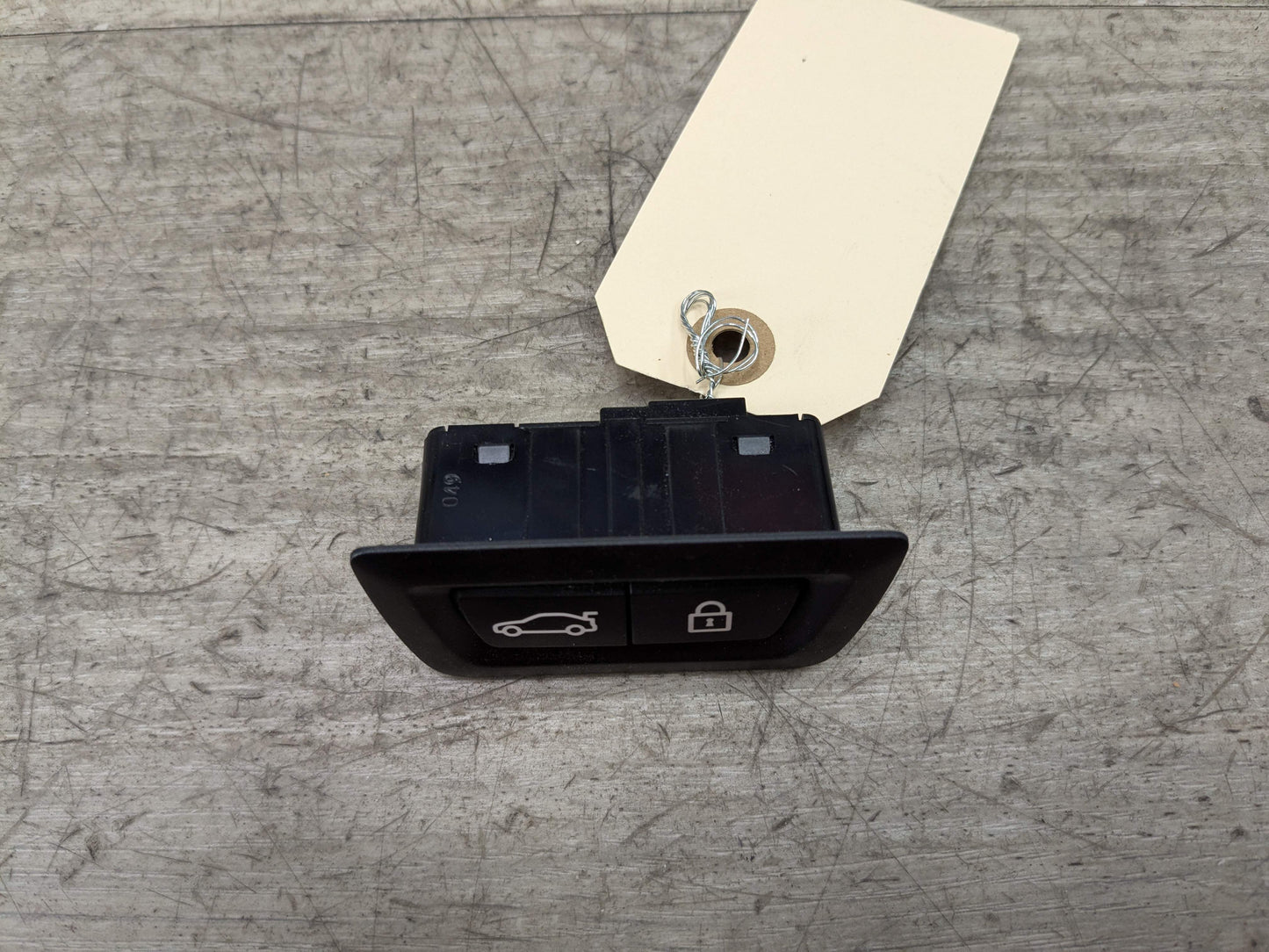 OEM BMW F02 F10 F15 F48 F90 G01 G20 G30 G80 X3 Rear Trunk Lid Center Lock Switch
