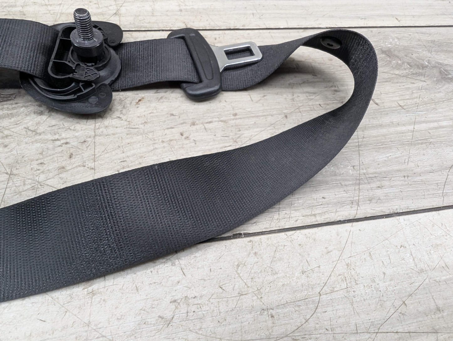 19-25 OEM BMW F95 G05 X5 X5M REAR Left Driver 2nd Row Seat Belt Retractor