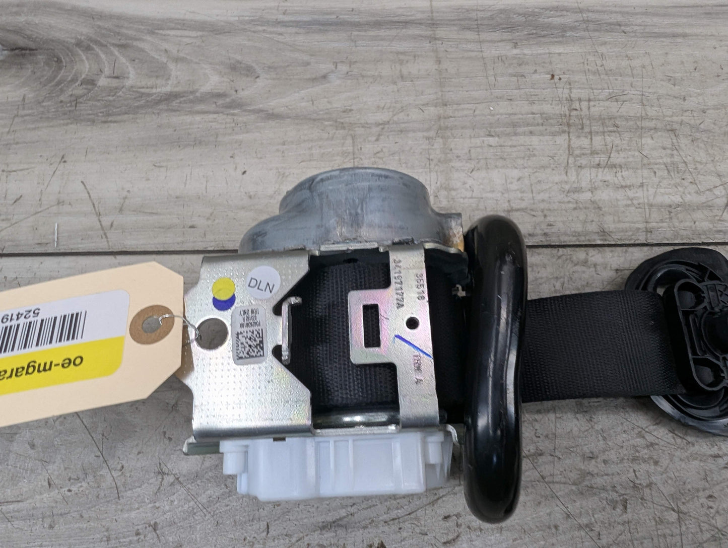 19-25 OEM BMW F95 G05 X5 X5M REAR Right Passenger 2nd Row Seat Belt Retractor