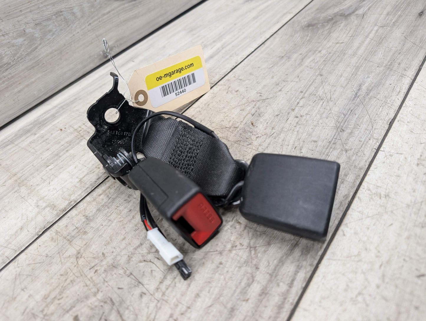 OEM BMW F95 F96 G05 G06 X5 X6 Rear Right Passenger 2nd Row Seat Belt Buckle