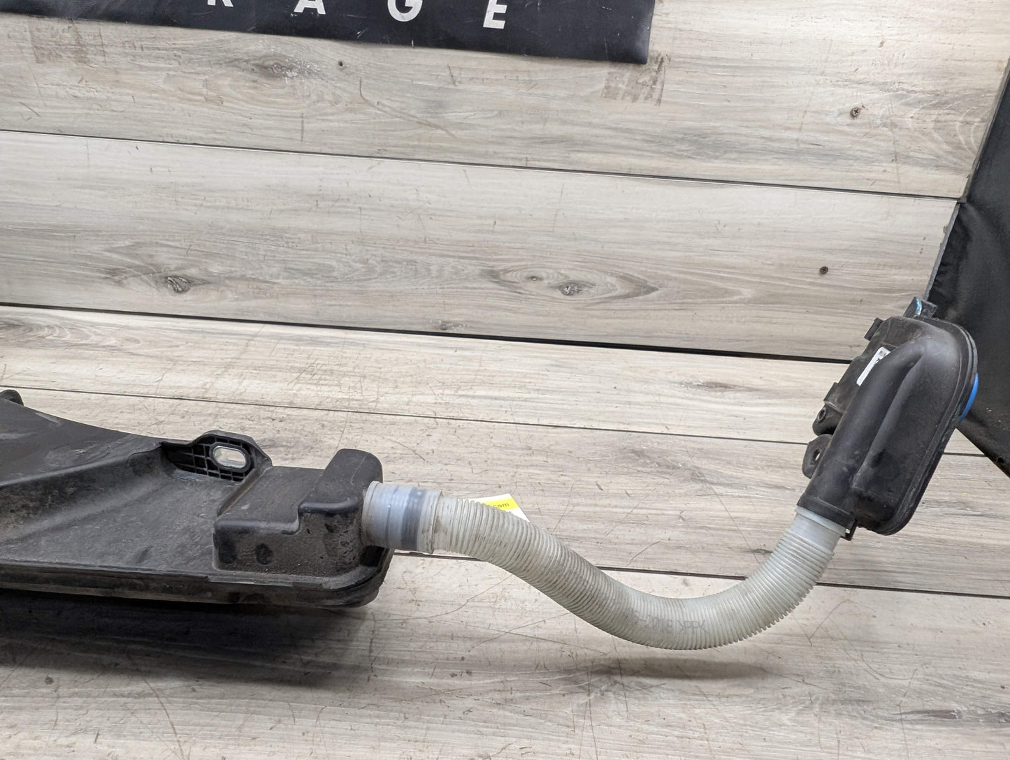 OEM BMW F95 F96 G05 G06 G07 X5 X6 X7 Windshield Washer Bottle Reservoir Tank