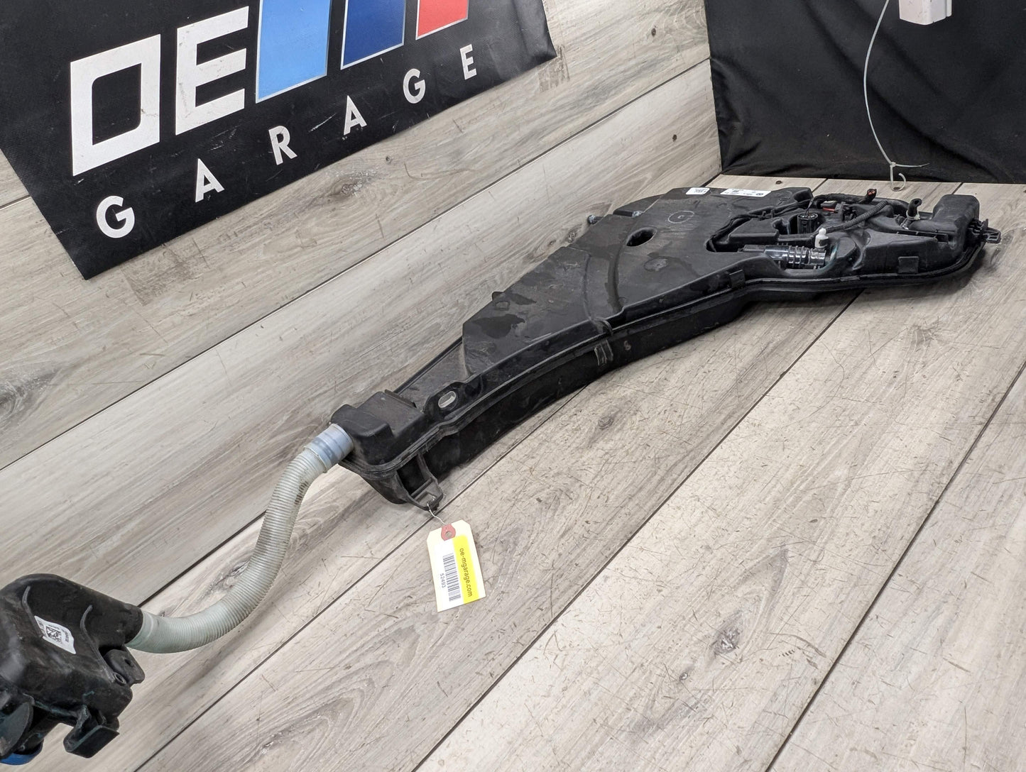 OEM BMW F95 F96 G05 G06 G07 X5 X6 X7 Windshield Washer Bottle Reservoir Tank