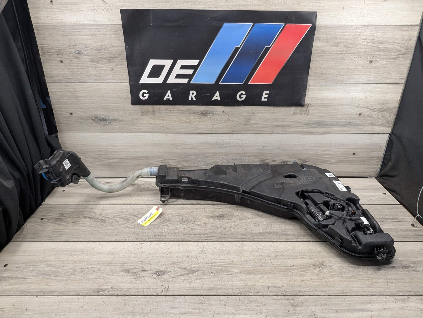 OEM BMW F95 F96 G05 G06 G07 X5 X6 X7 Windshield Washer Bottle Reservoir Tank