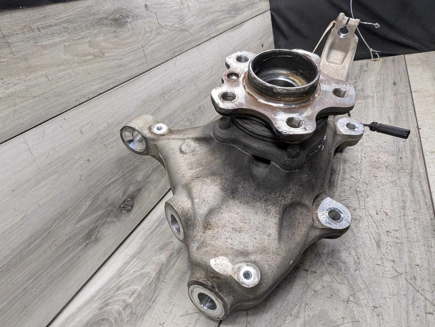 OEM BMW F95 G05 G06 G07 G09 X5 X7 Front Left Driver Hub Spindle Knuckle Bearing