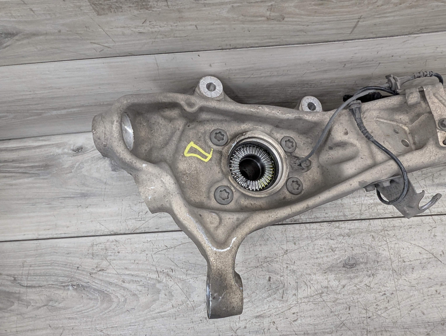 OEM BMW F95 G05 G06 G07 G09 X5 X7 Front Left Driver Hub Spindle Knuckle Bearing