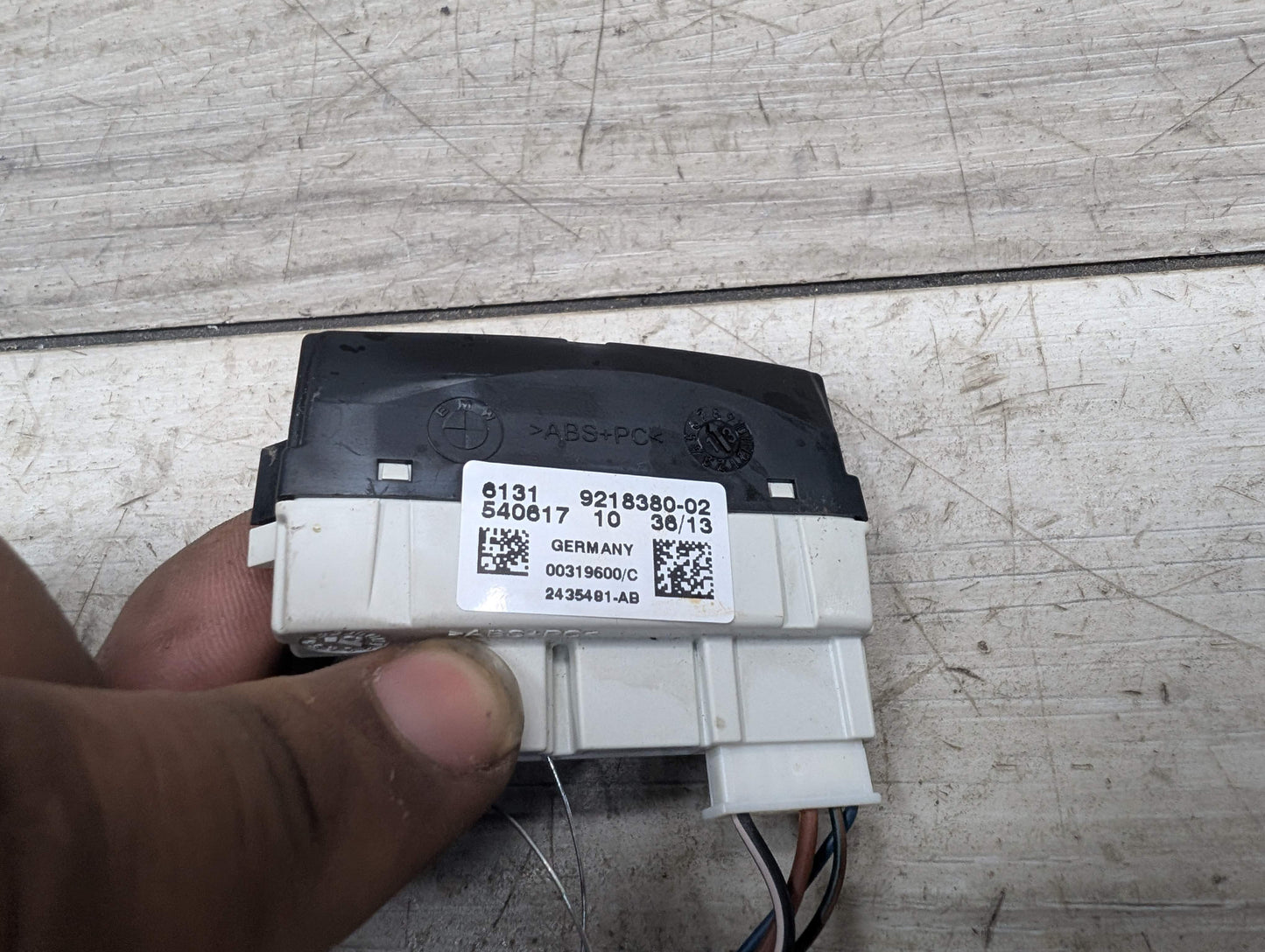 11-17 OEM BMW F02 F10 F15 F22 F30 F32 F36 Steering Wheel Control Wiring Module