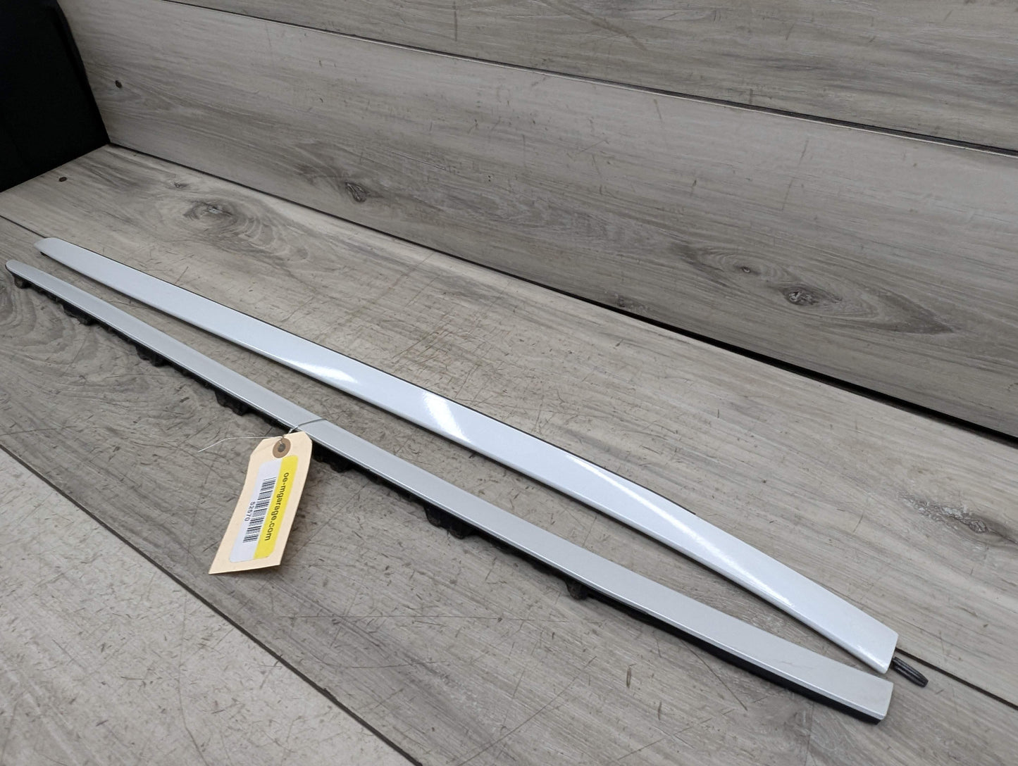OEM BMW F15 F85 X5 X5M Front Left Right Windshield Side Drip Molding PAIR White