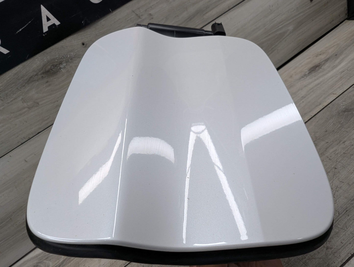 14-18 F15 X5 F85 X5M Rear Fuel Gas Tank Flap Filler Lid Cover Cap w/Cover Pot