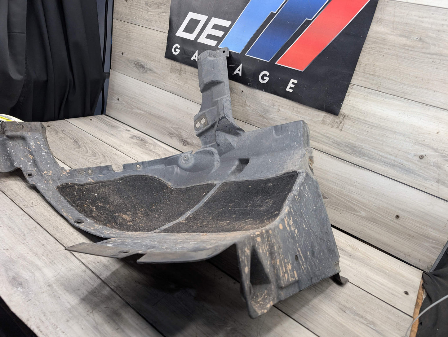 OEM BMW F15 X5 F85 X5M Front Right Passenger Fender Liner Wheel Splash Shield