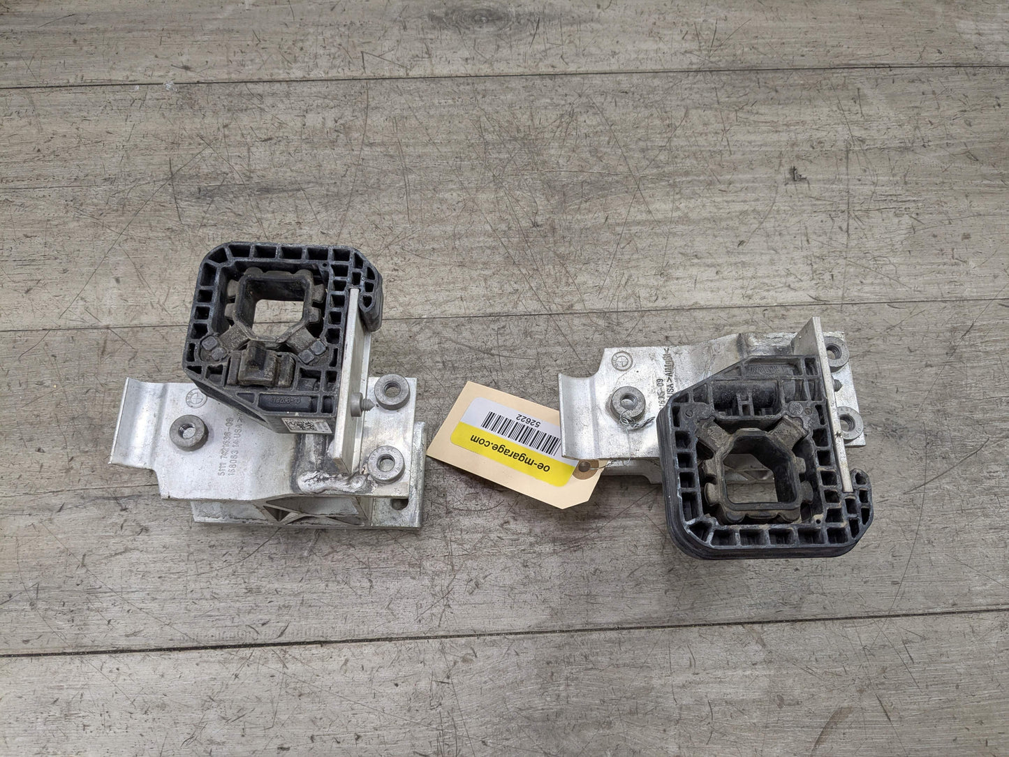 OEM BMW F95 F96 G05 G06 G07 G09 X5 X7 Left Right Bumper Impact Mount Bracket SET