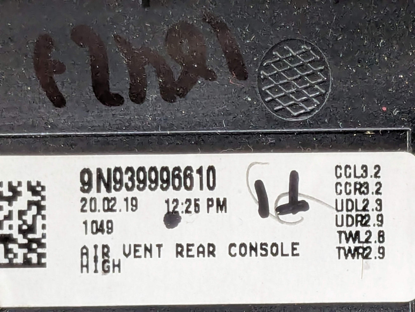 OEM BMW F95 F96 G05 G06 G07 G09 X5 X6 X7 REAR Center Console AC Air Vent Trim