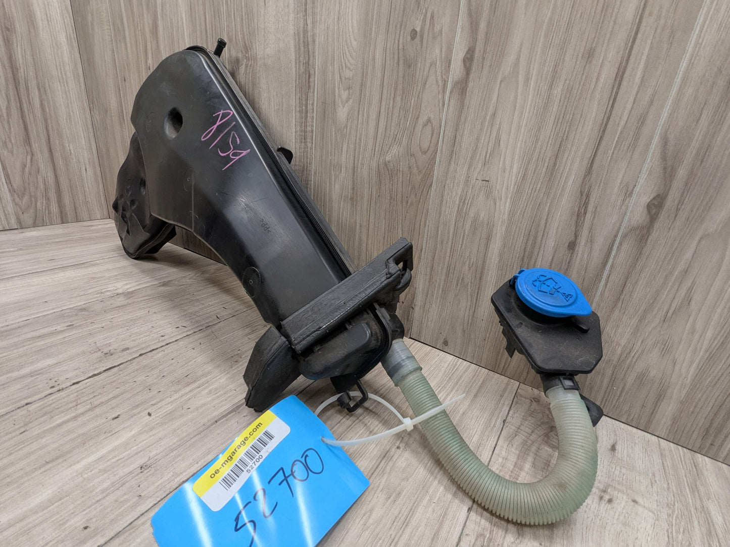 OEM BMW F97 F97 X3 X4 X3M X4M Windshield Wipe Washer Bottle Tank Reservoir
