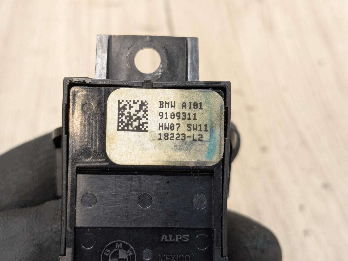 OEM BMW F90 M5 G30 G01 X3 G02 X4 F97 F98 Parking Brake Auto Hold Switch BLACK