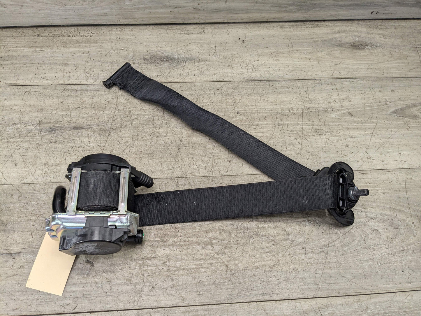 OEM BMW F15 F16 F85 F86 X5 X6 Front Right Passenger Seat Belt Retractor Black