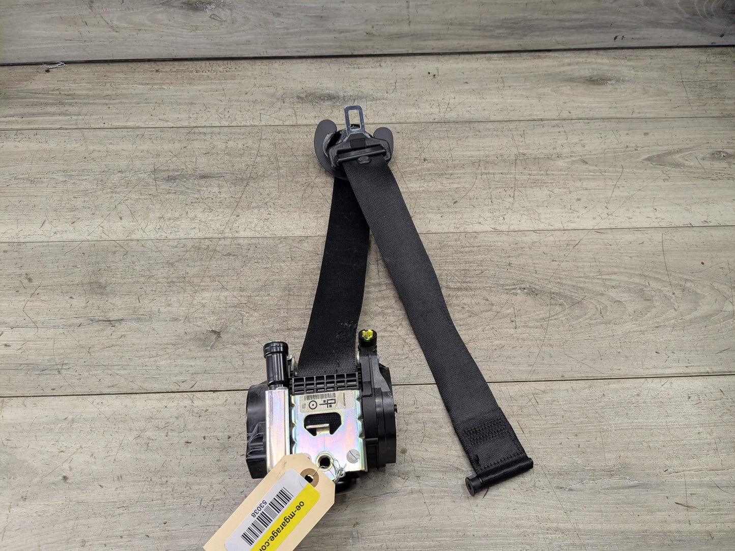 OEM BMW F15 F16 F85 F86 X5 X6 Front Right Passenger Seat Belt Retractor Black