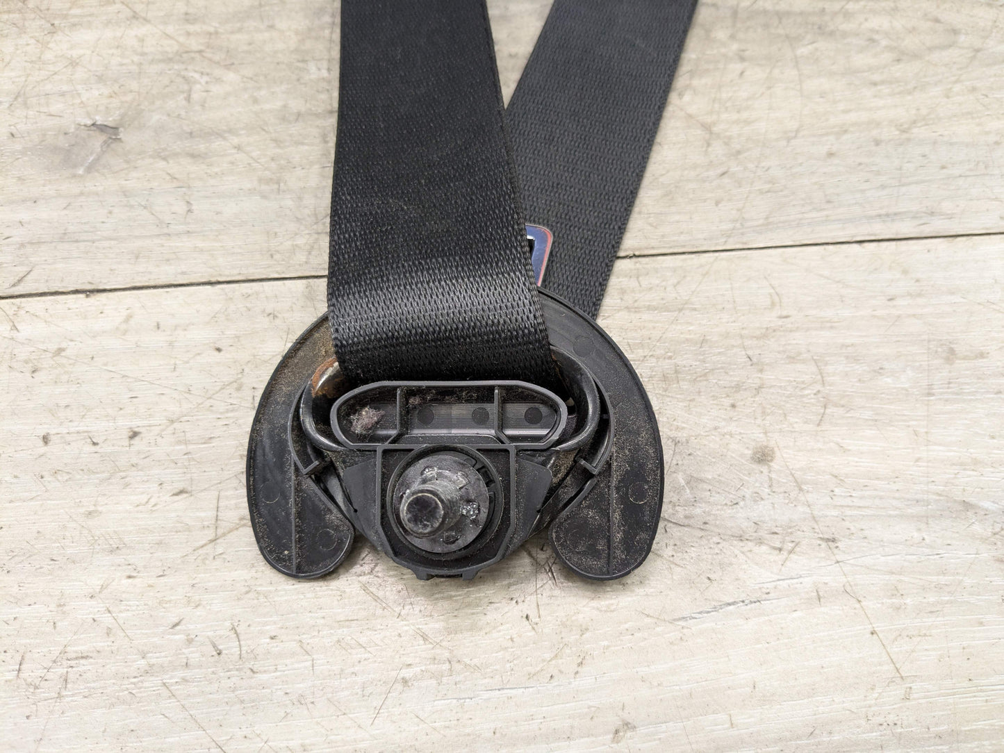 OEM BMW F15 F16 F85 X5 X6 Front Left Driver Seat Belt Seatbelt Retractor Black