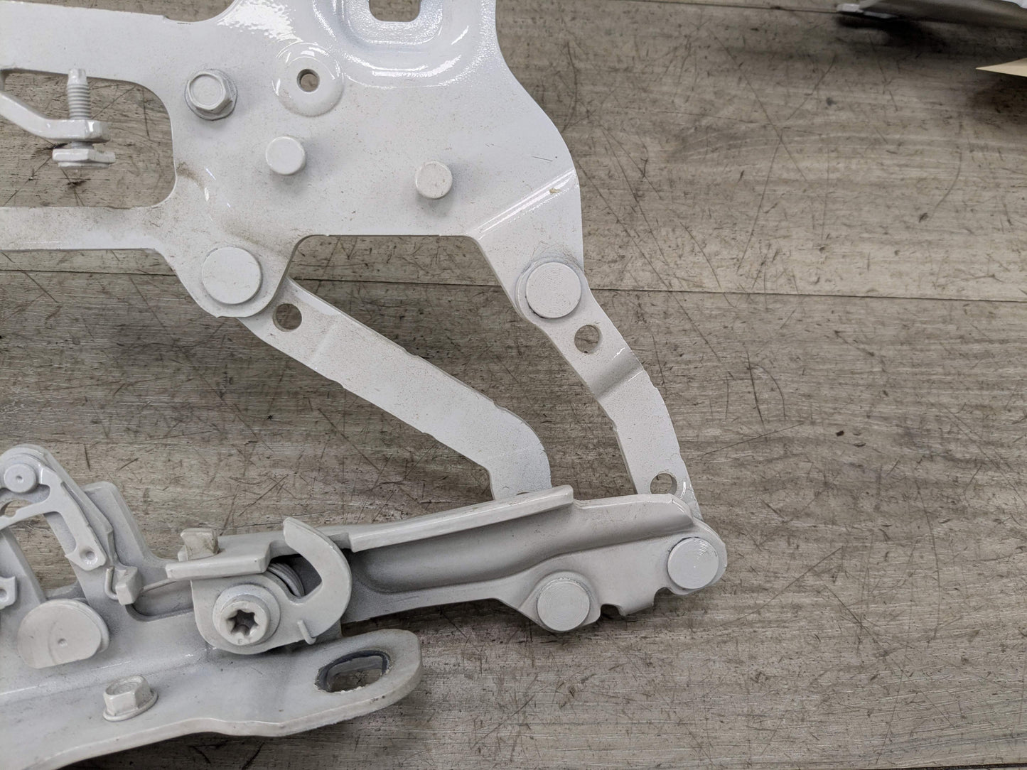 OEM BMW F15 F16 F85 X5 X6 Left Right Hood Hinge Support Bracket Brace SET