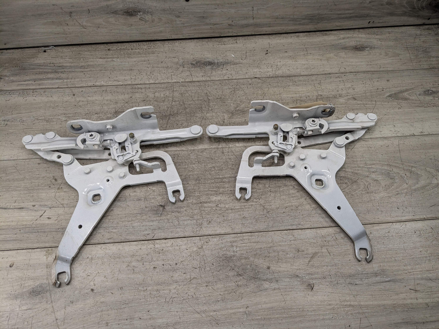 OEM BMW F15 F16 F85 X5 X6 Left Right Hood Hinge Support Bracket Brace SET