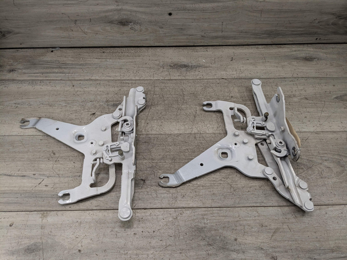 OEM BMW F15 F16 F85 X5 X6 Left Right Hood Hinge Support Bracket Brace SET